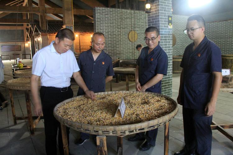 根據(jù)企業(yè)規(guī)模和類型選擇合適的保安服務(wù)方案