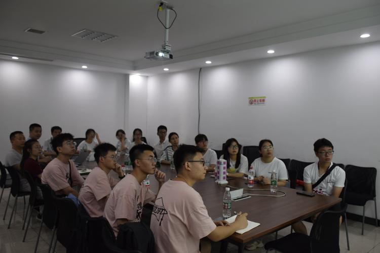 保安服務(wù)對商場防盜系統(tǒng)的重要性與貢獻(xiàn)